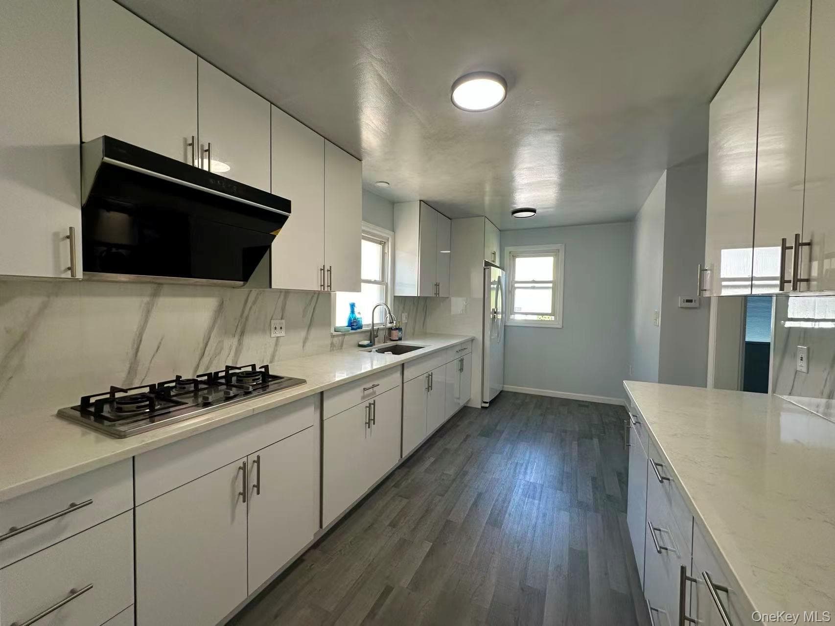 215 Mineola Avenue thumbnail 2