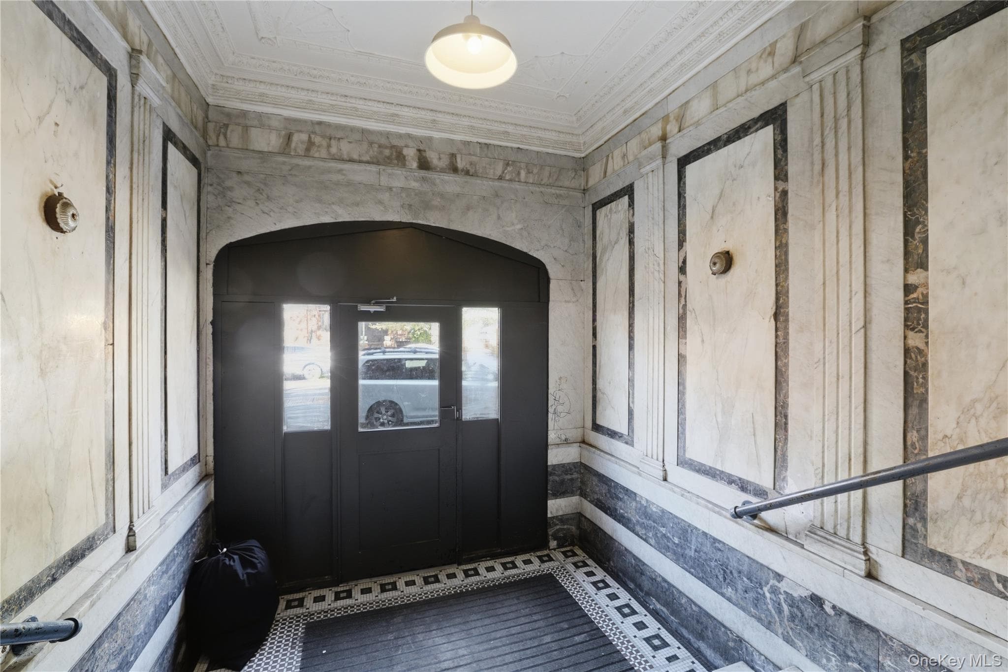 1084 Willmohr Street thumbnail 4