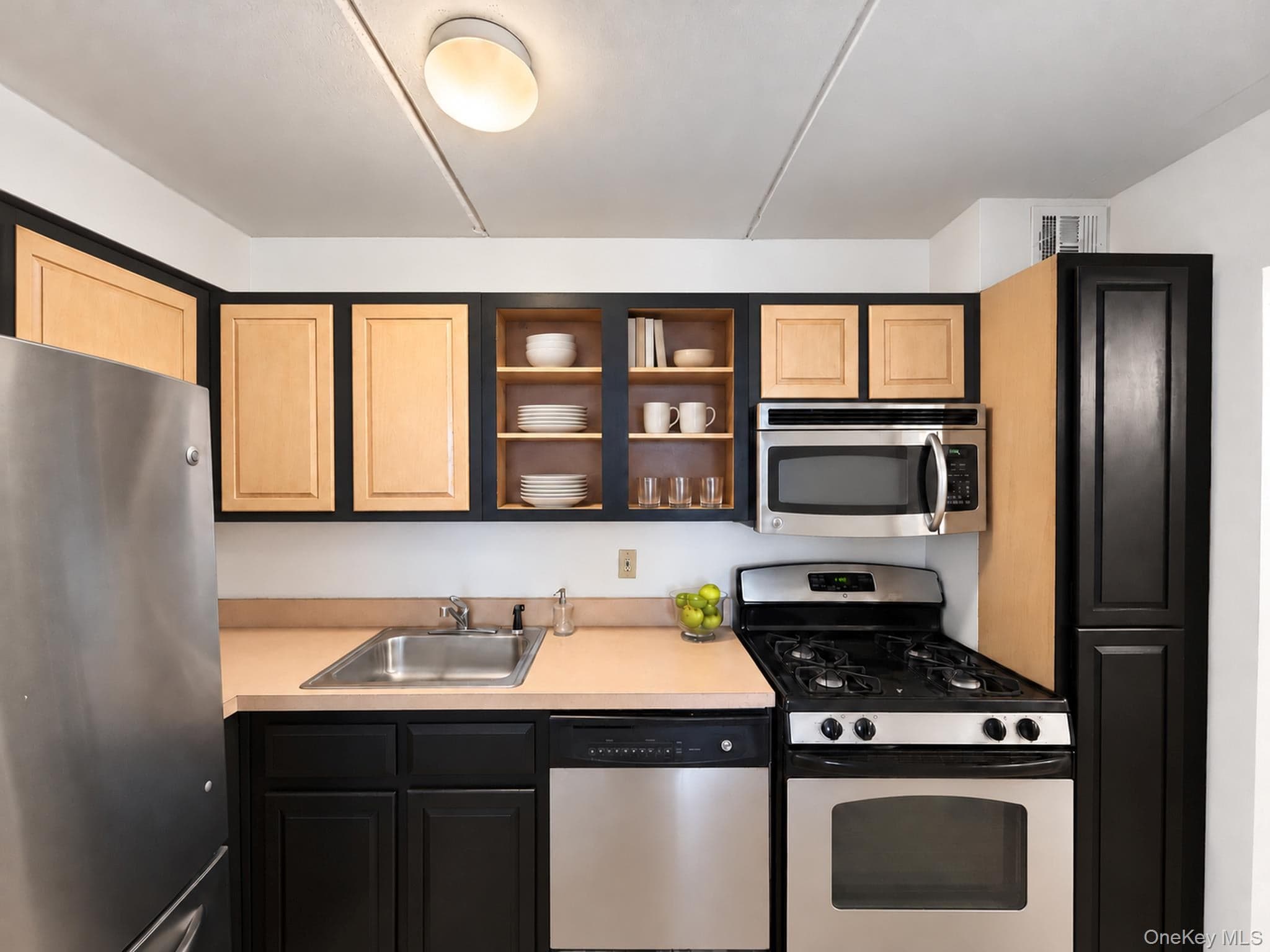 1035 E Boston Post Road Unit: 2-10 thumbnail 6