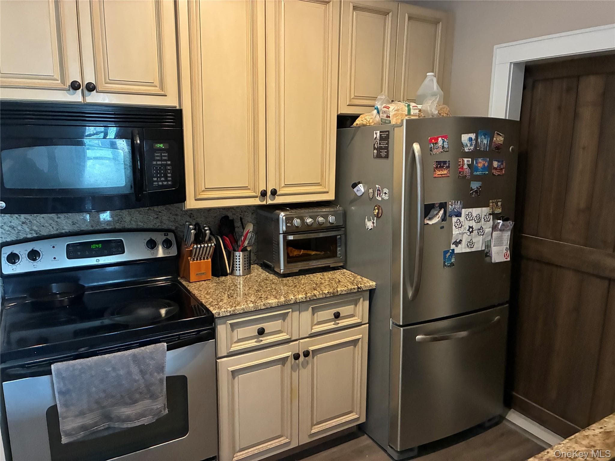 185 W Park Avenue Unit: 200 thumbnail 8