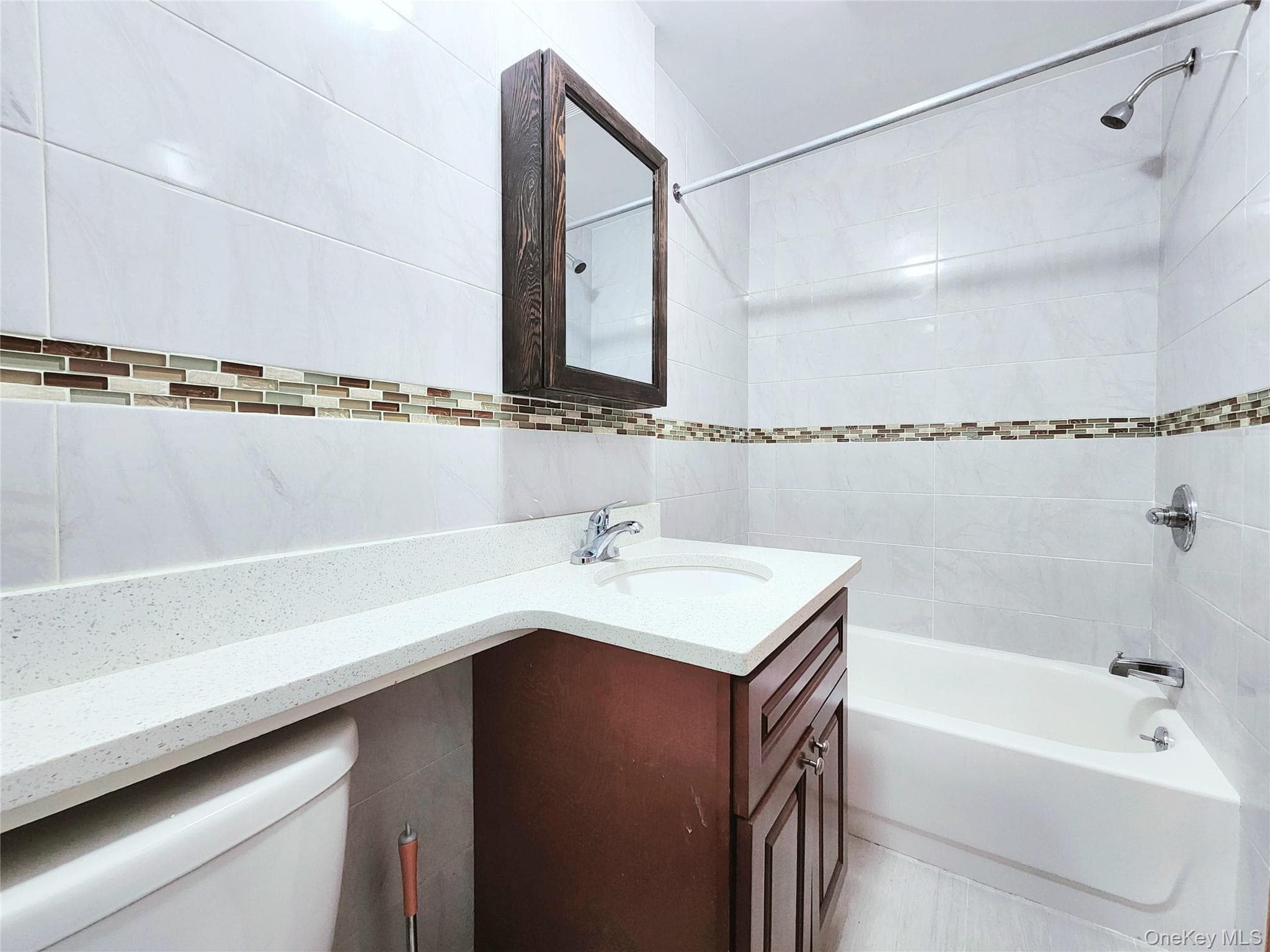654 Seneca Avenue thumbnail 16