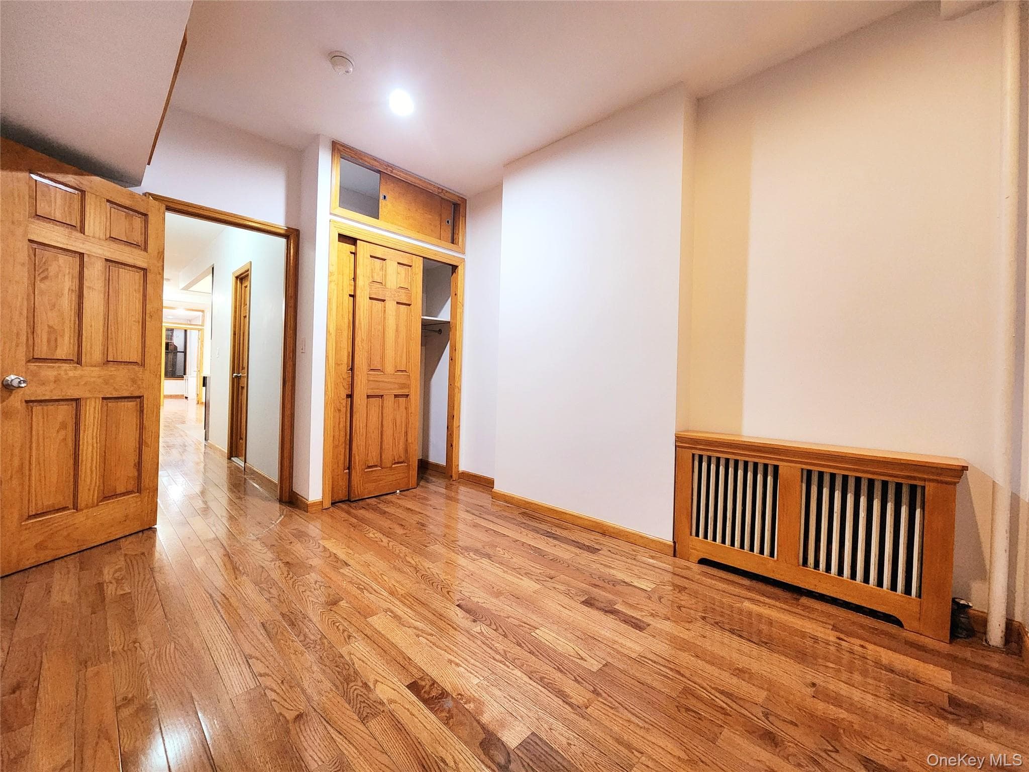 654 Seneca Avenue thumbnail 13