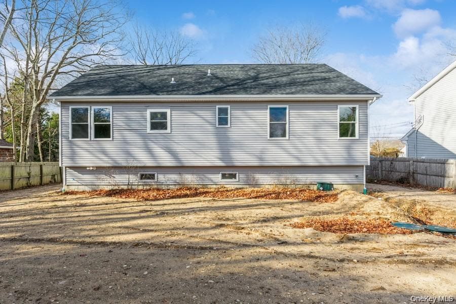 125 Lynbrook Drive thumbnail 16