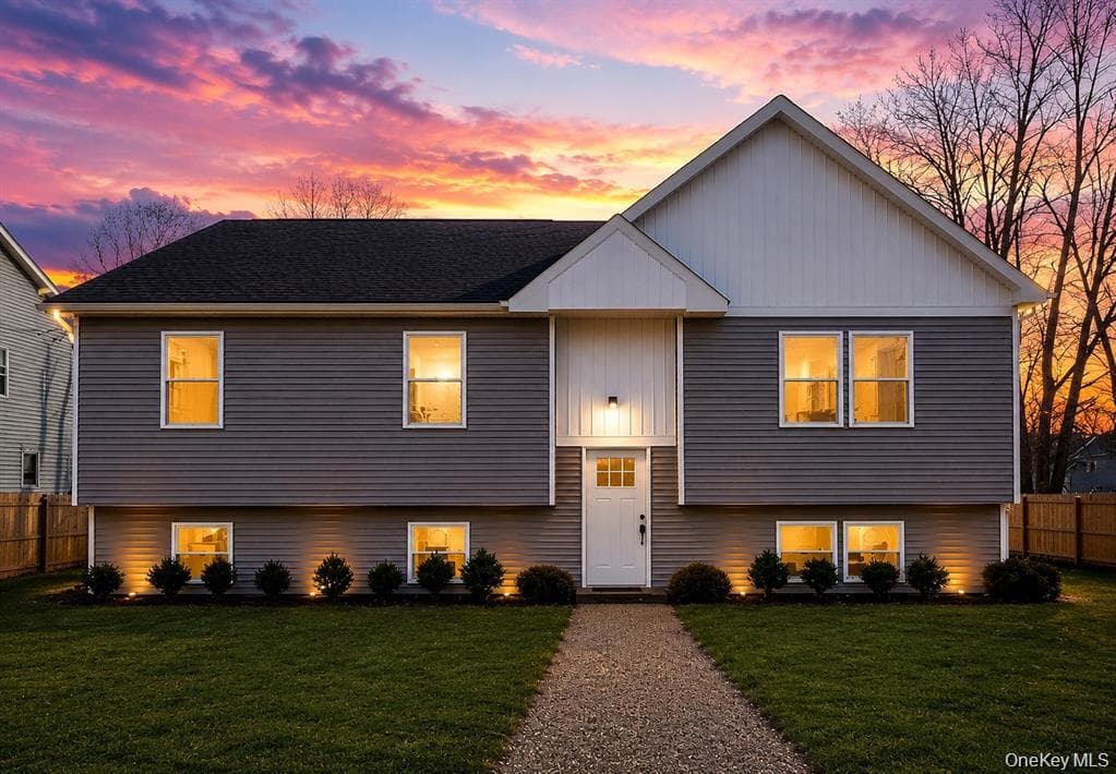 125 Lynbrook Drive, Mastic Beach