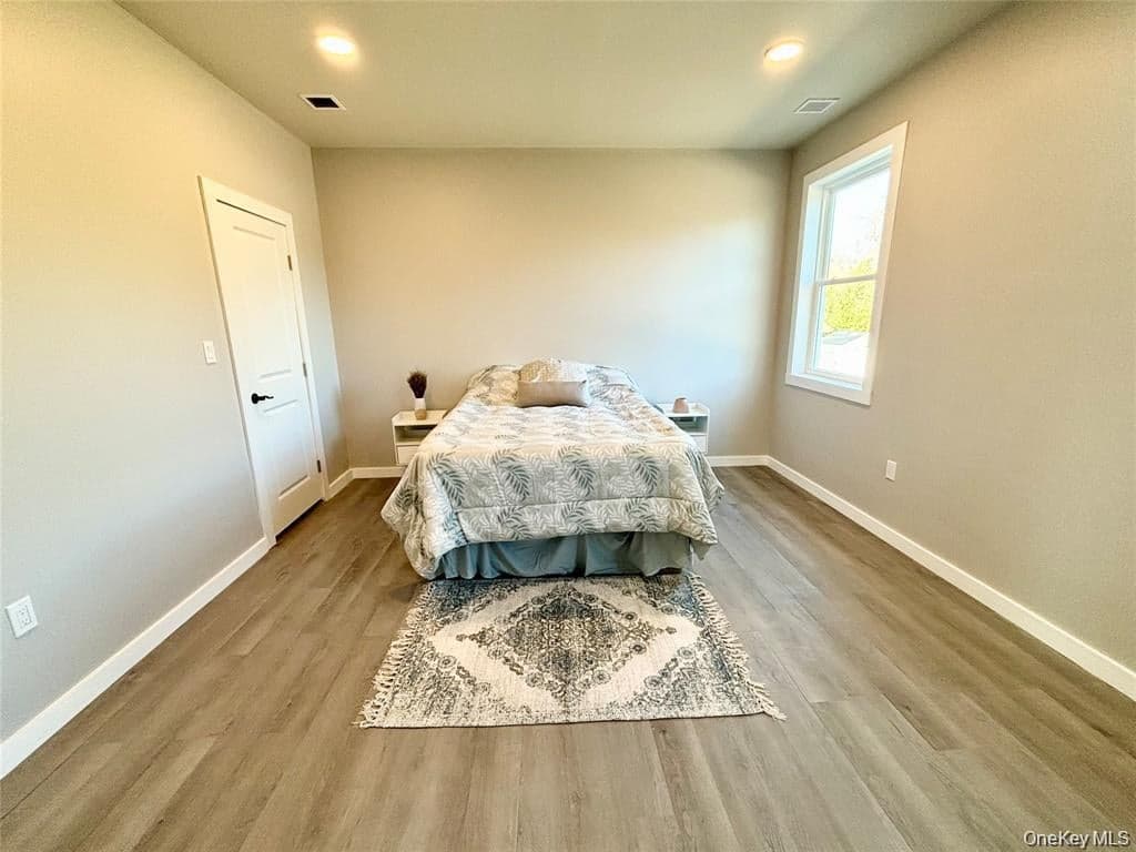 125 Lynbrook Drive thumbnail 11