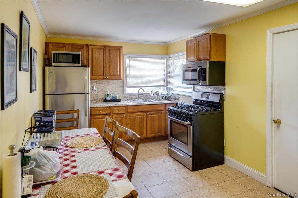 215 N Hillside Avenue thumbnail 39