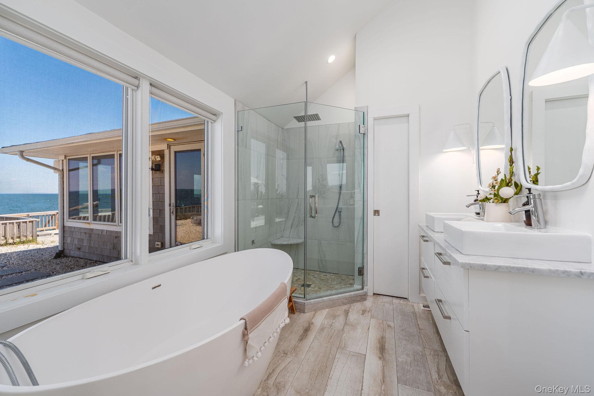 21515 Soundview Avenue thumbnail 25