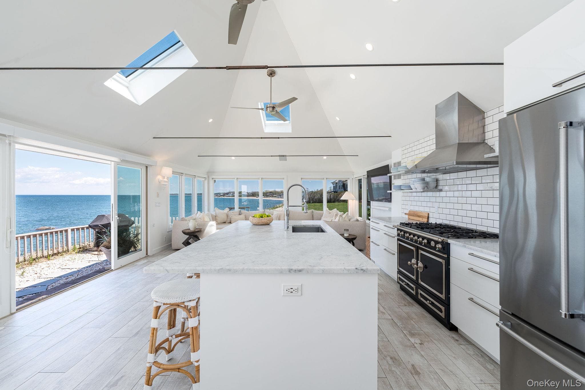 21515 Soundview Avenue thumbnail 9