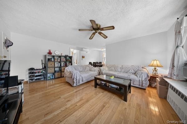 196-23 73rd Ave Ave Unit: 2 thumbnail 4