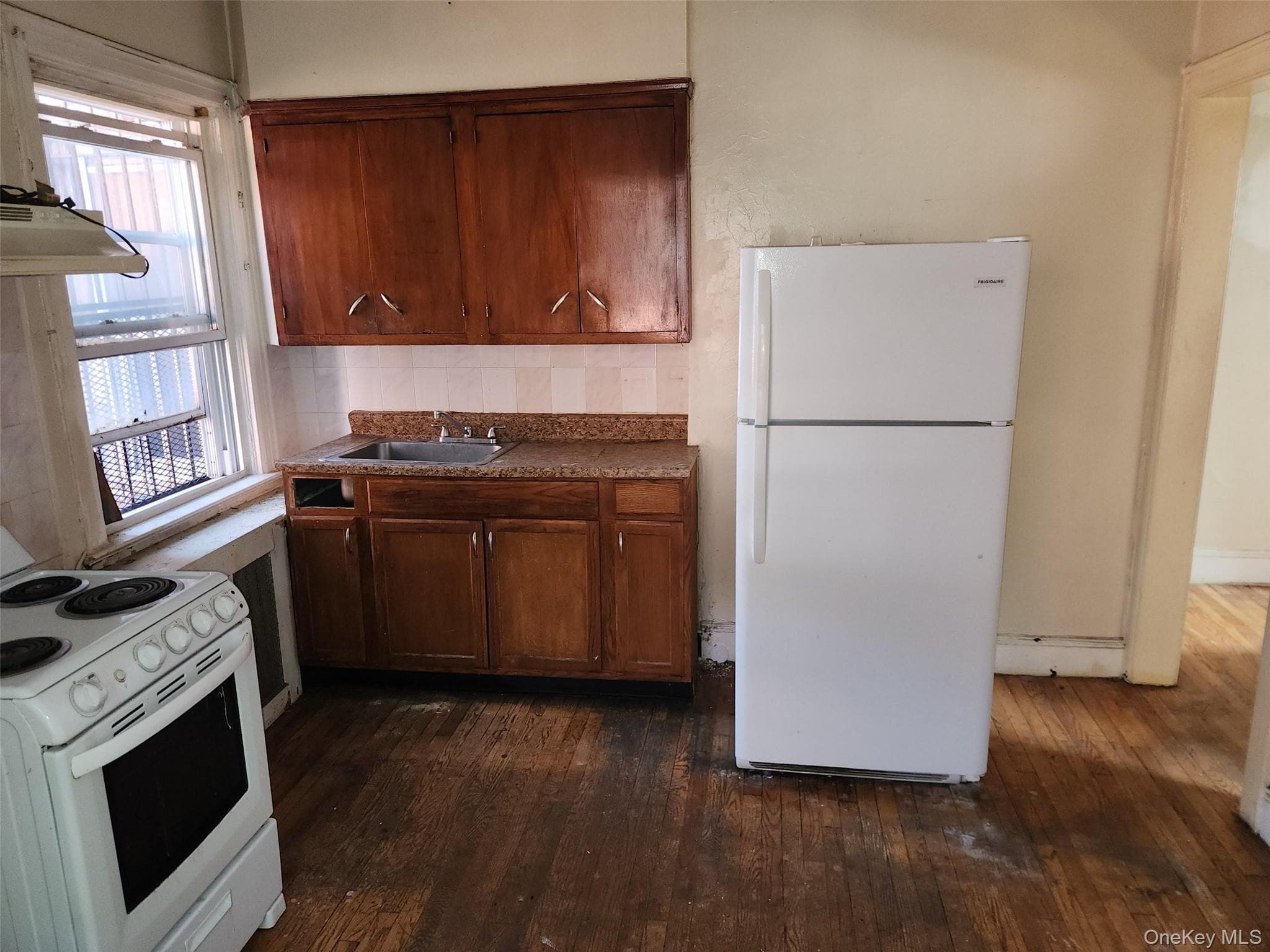 859 Penfield Street thumbnail 12