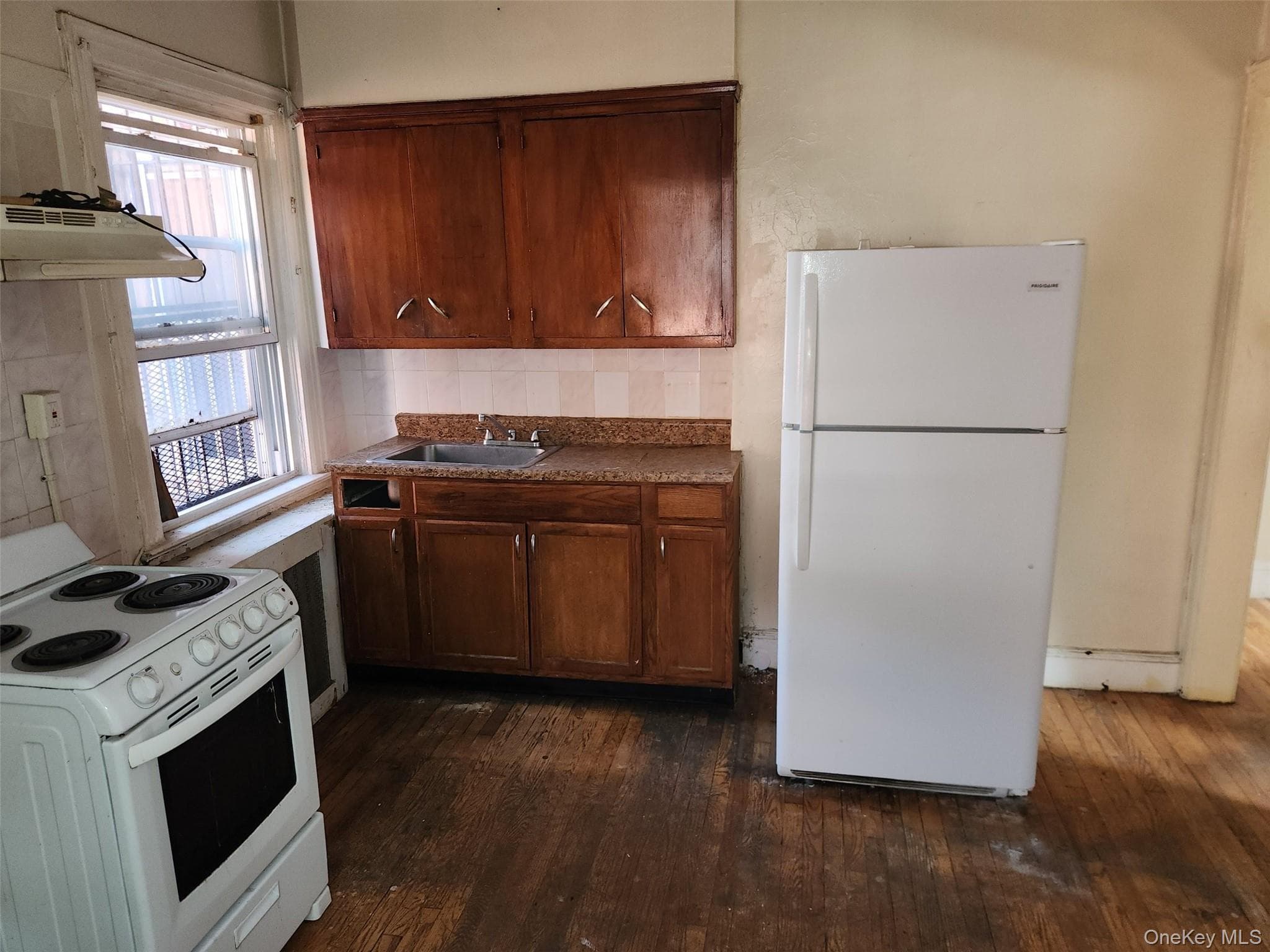 859 Penfield Street thumbnail 20