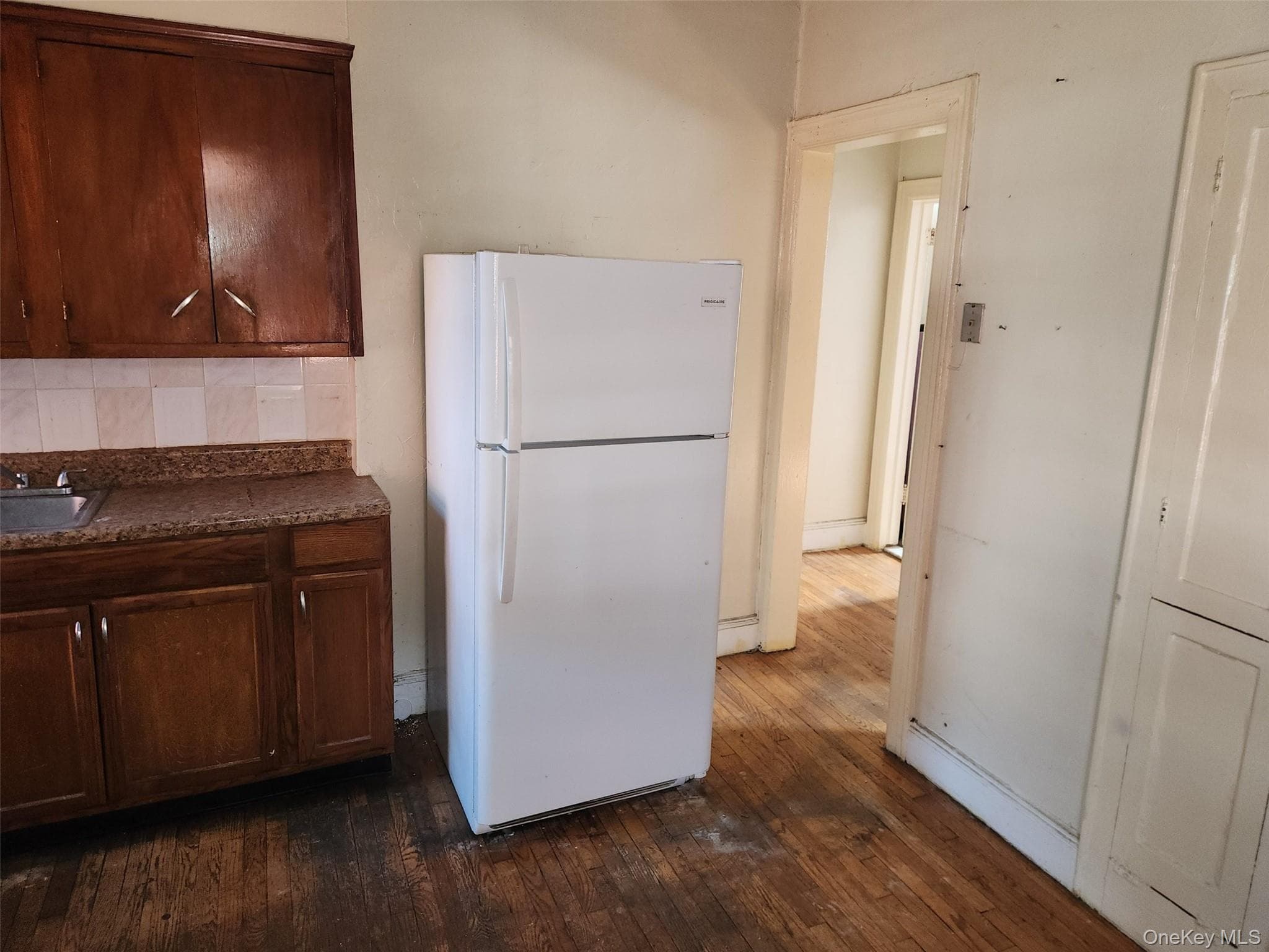 859 Penfield Street thumbnail 13