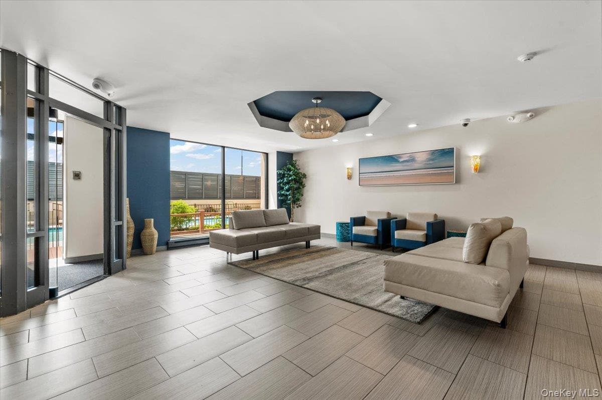 100 W Broadway Unit: 4N thumbnail 12