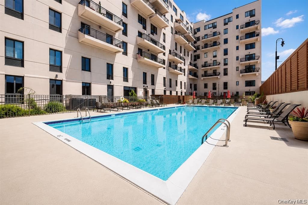 100 W Broadway Unit: 4N thumbnail 11