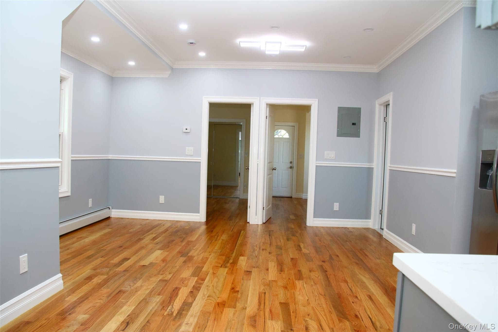 1048 E 98th Street thumbnail 4