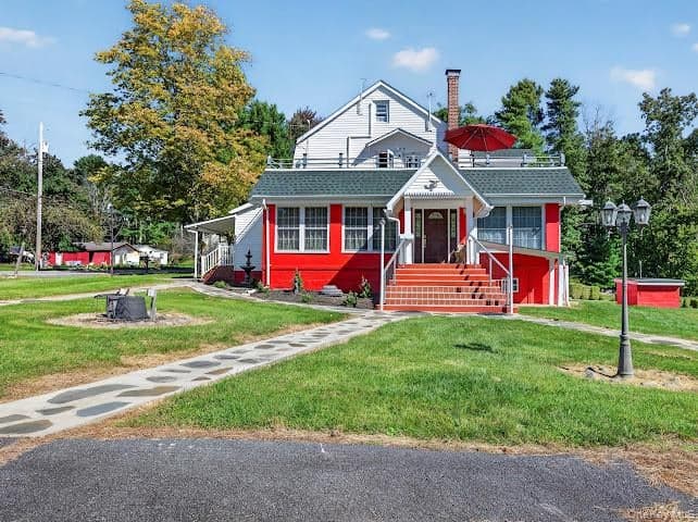 180 Yulan Barryville Road photo 1