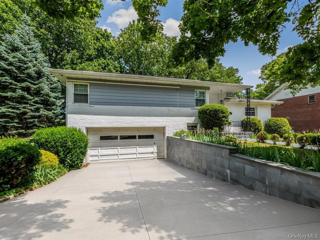 130 Lasalle Drive thumbnail 2