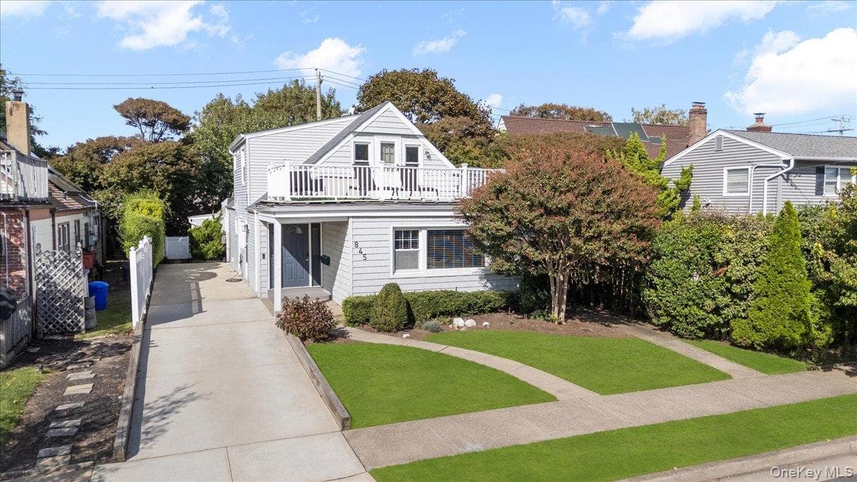 845 E Walnut Street, Long Beach