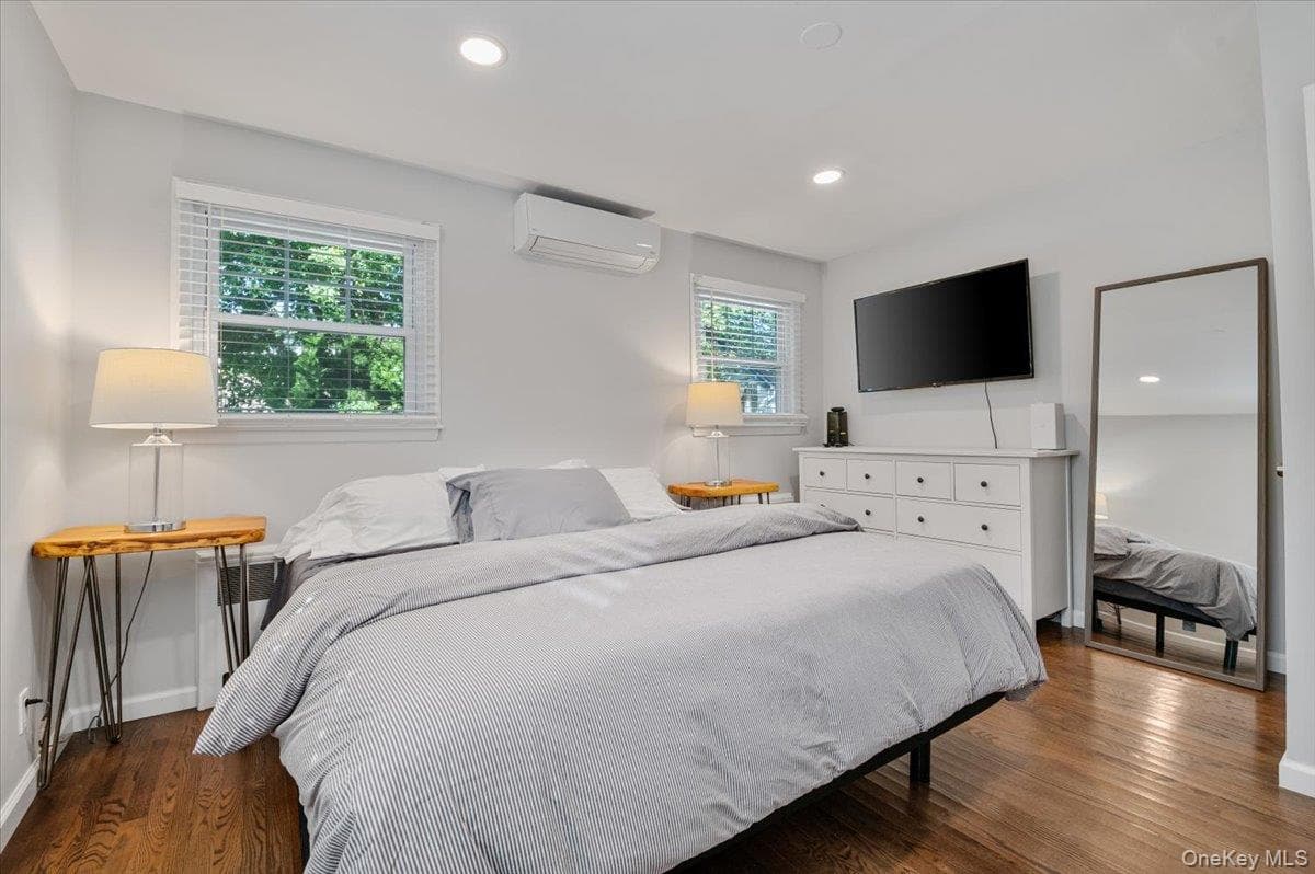 845 E Walnut Street thumbnail 16