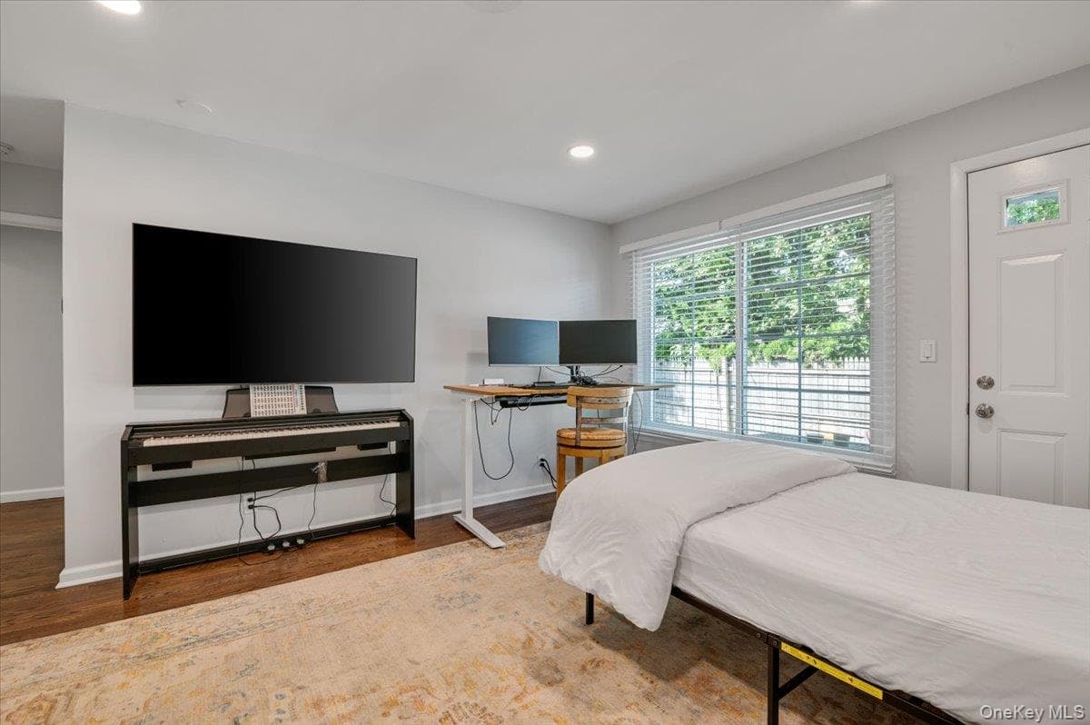 845 E Walnut Street thumbnail 20