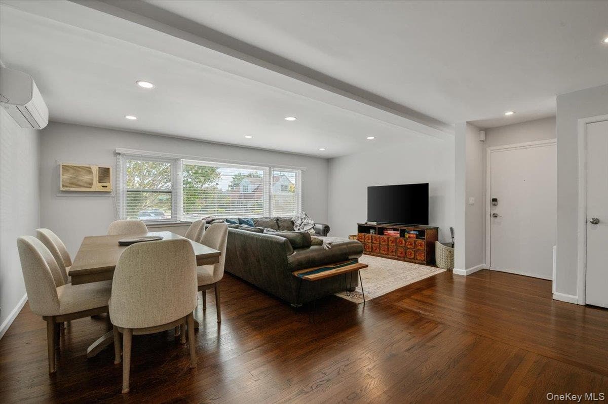 845 E Walnut Street thumbnail 13