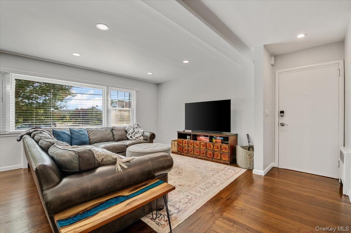845 E Walnut Street thumbnail 11
