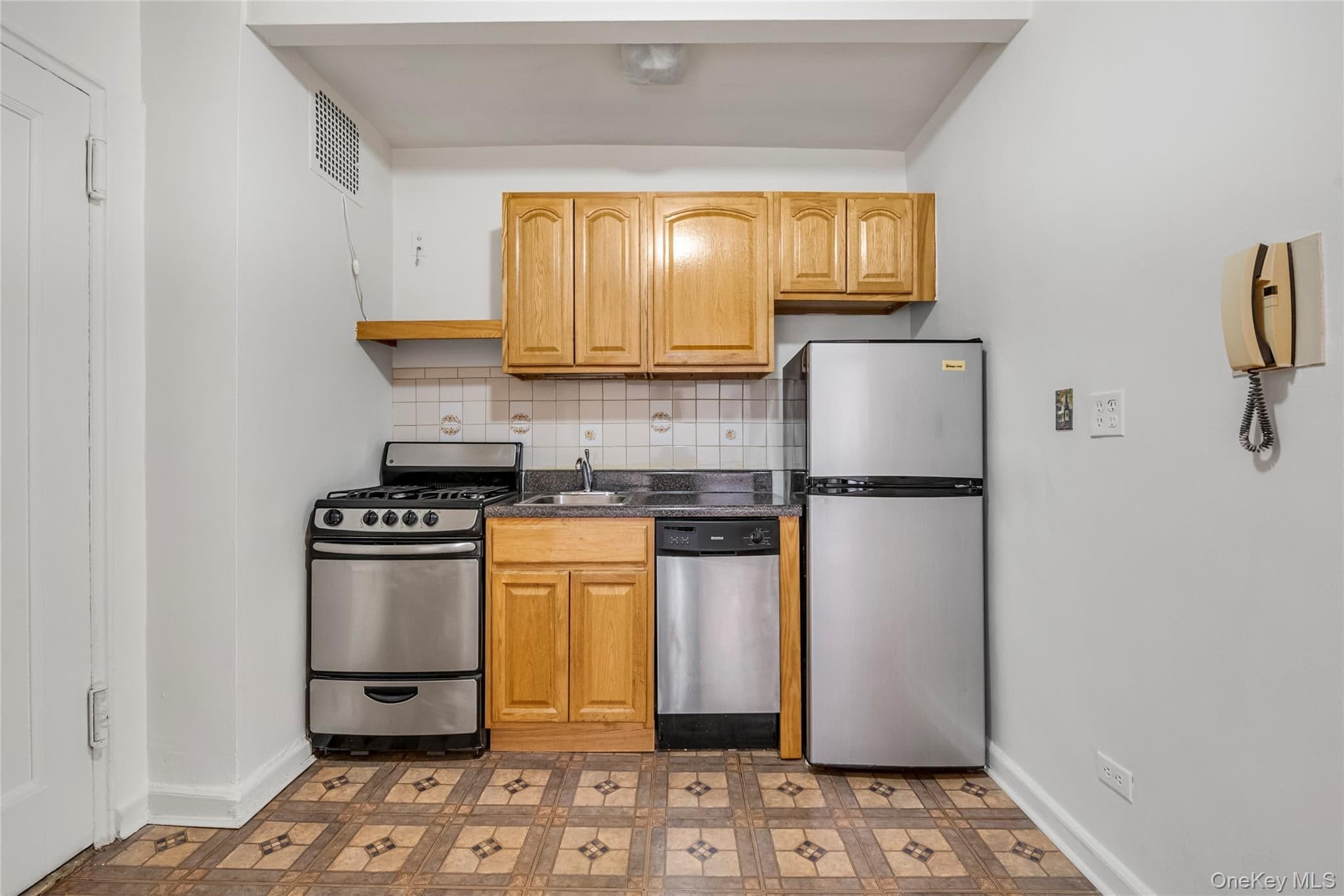 99-63 66 Avenue Unit: B2 thumbnail 6