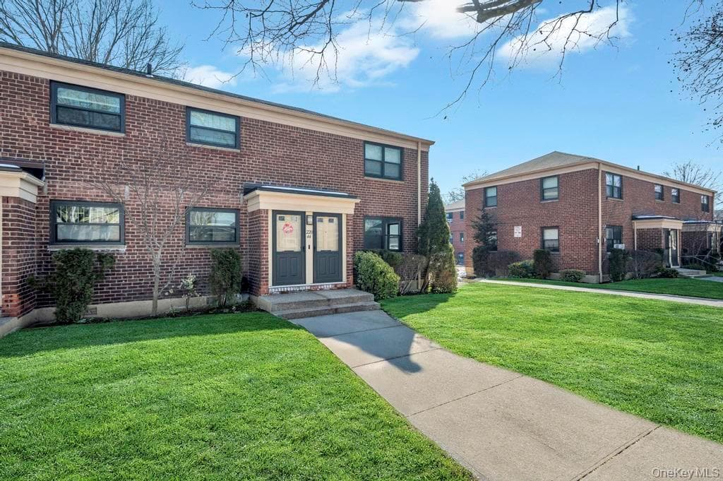 220-44 73rd Avenue Ave Unit: 26A1, Oakland Gardens