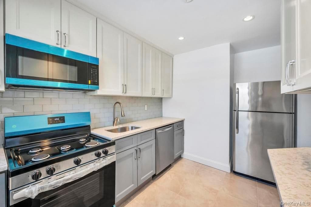 220-44 73rd Avenue Ave Unit: 26A1 thumbnail 8
