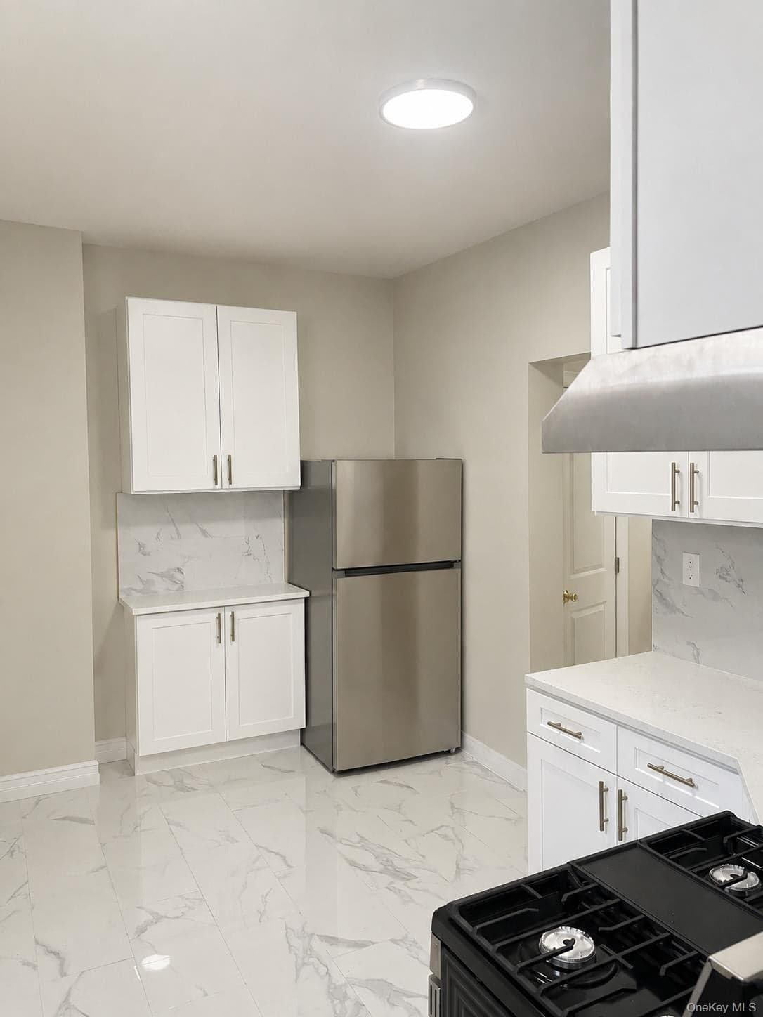 263 E 39th Street thumbnail 6