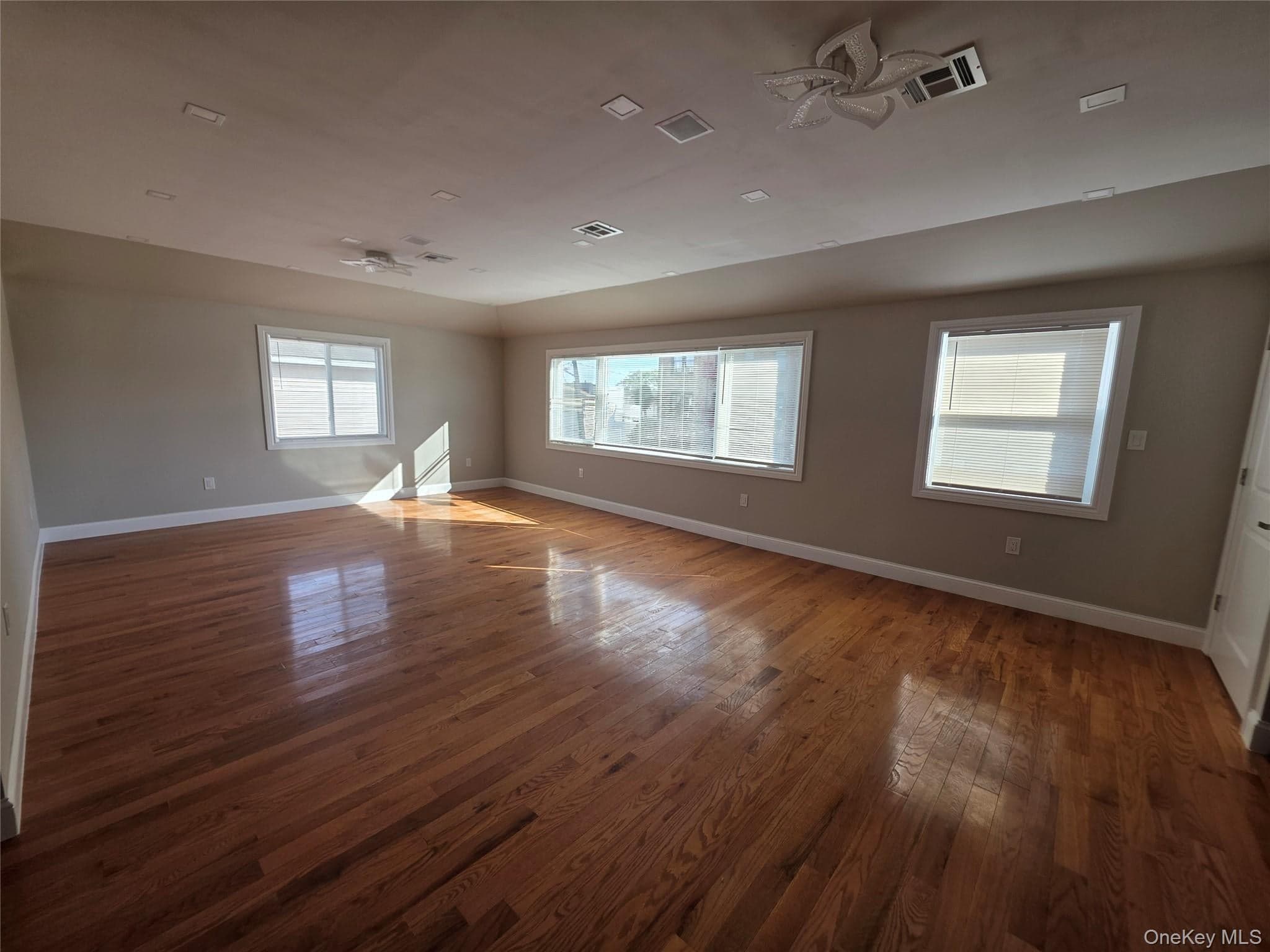 1720 New Haven Avenue thumbnail 16