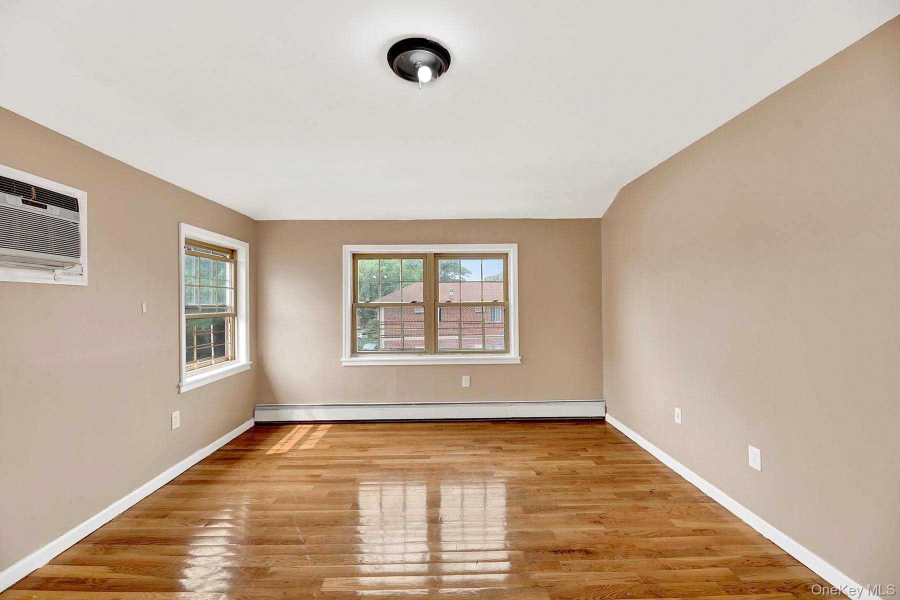 15714 Baisley Boulevard thumbnail 24
