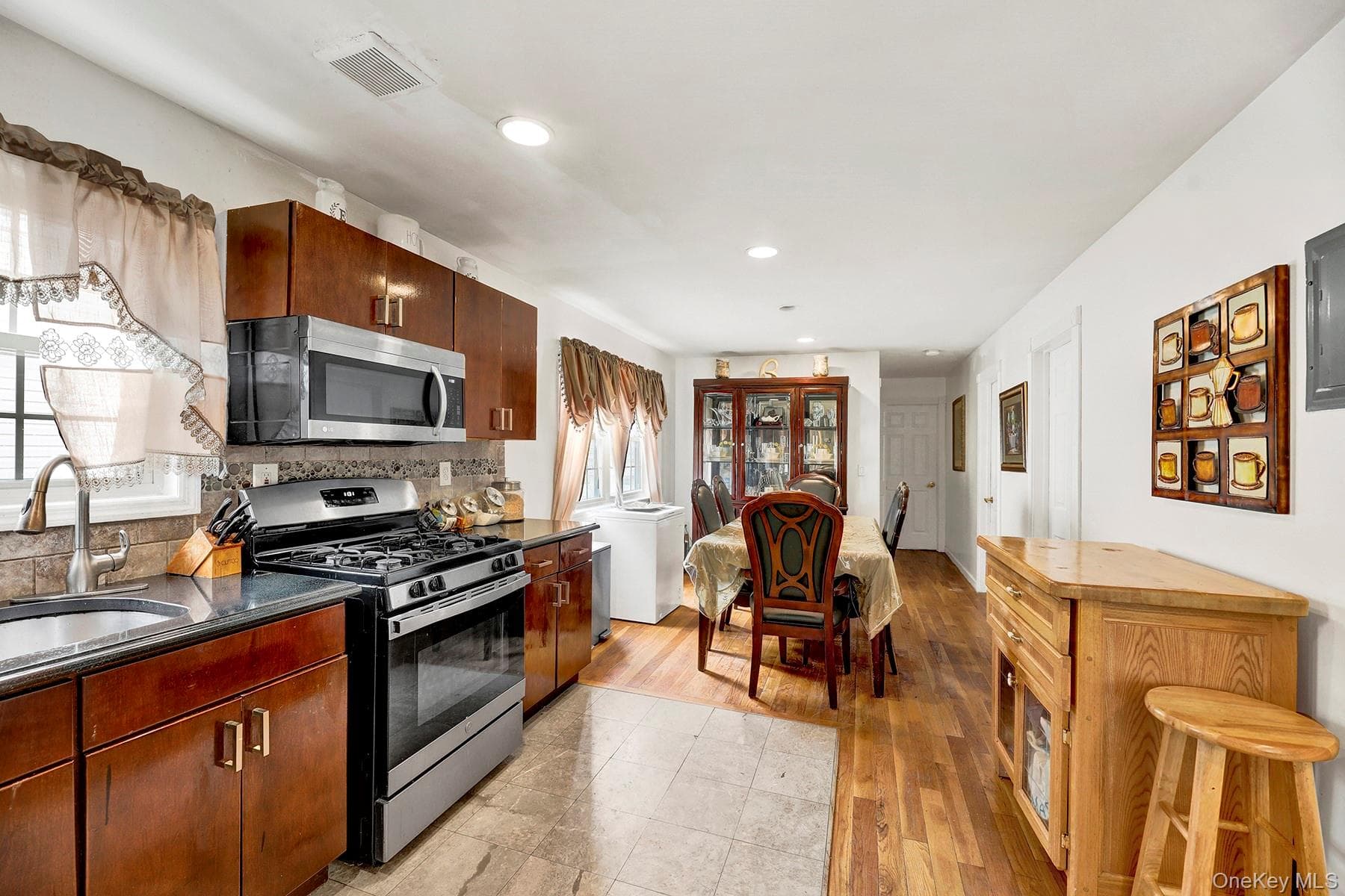 15714 Baisley Boulevard thumbnail 6