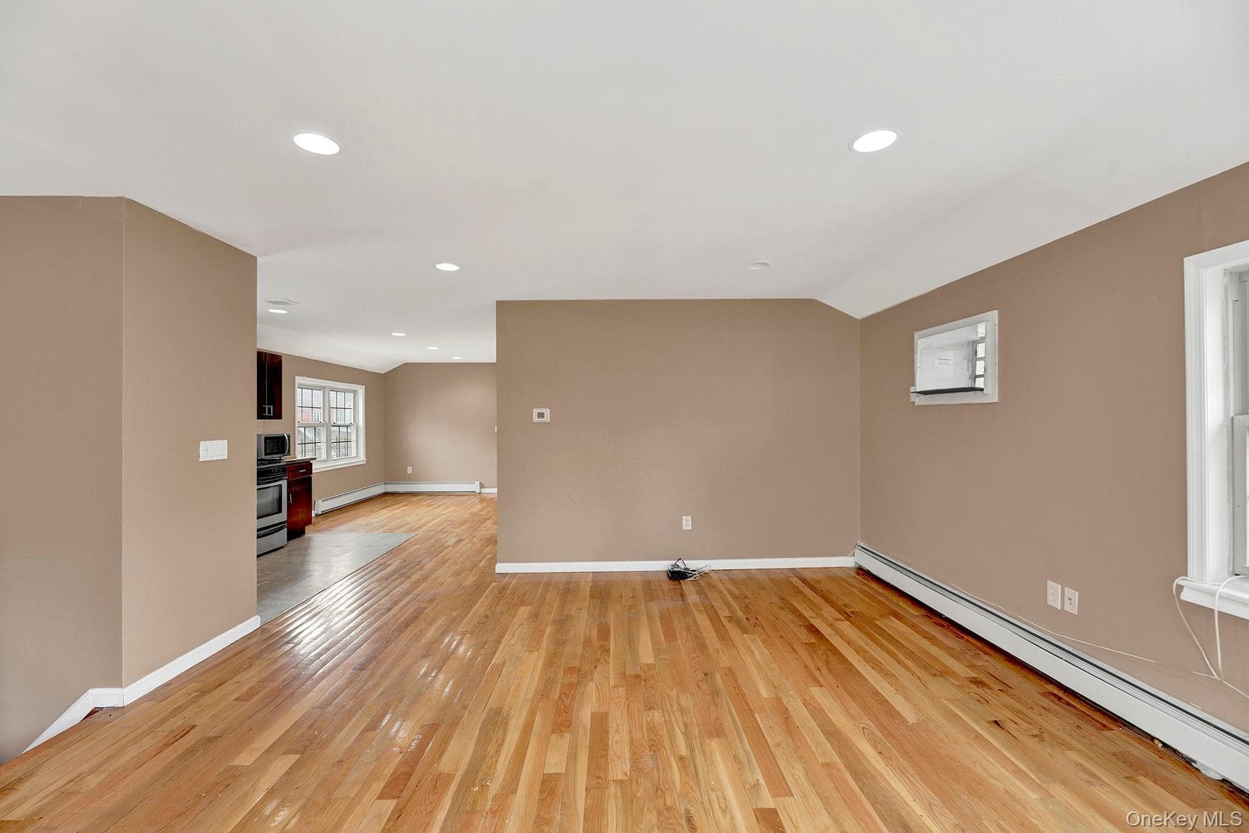 15714 Baisley Boulevard thumbnail 18