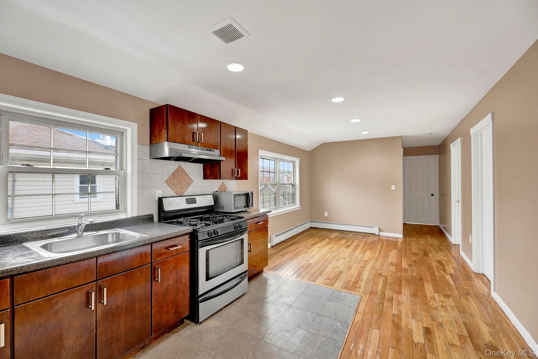 15714 Baisley Boulevard thumbnail 19