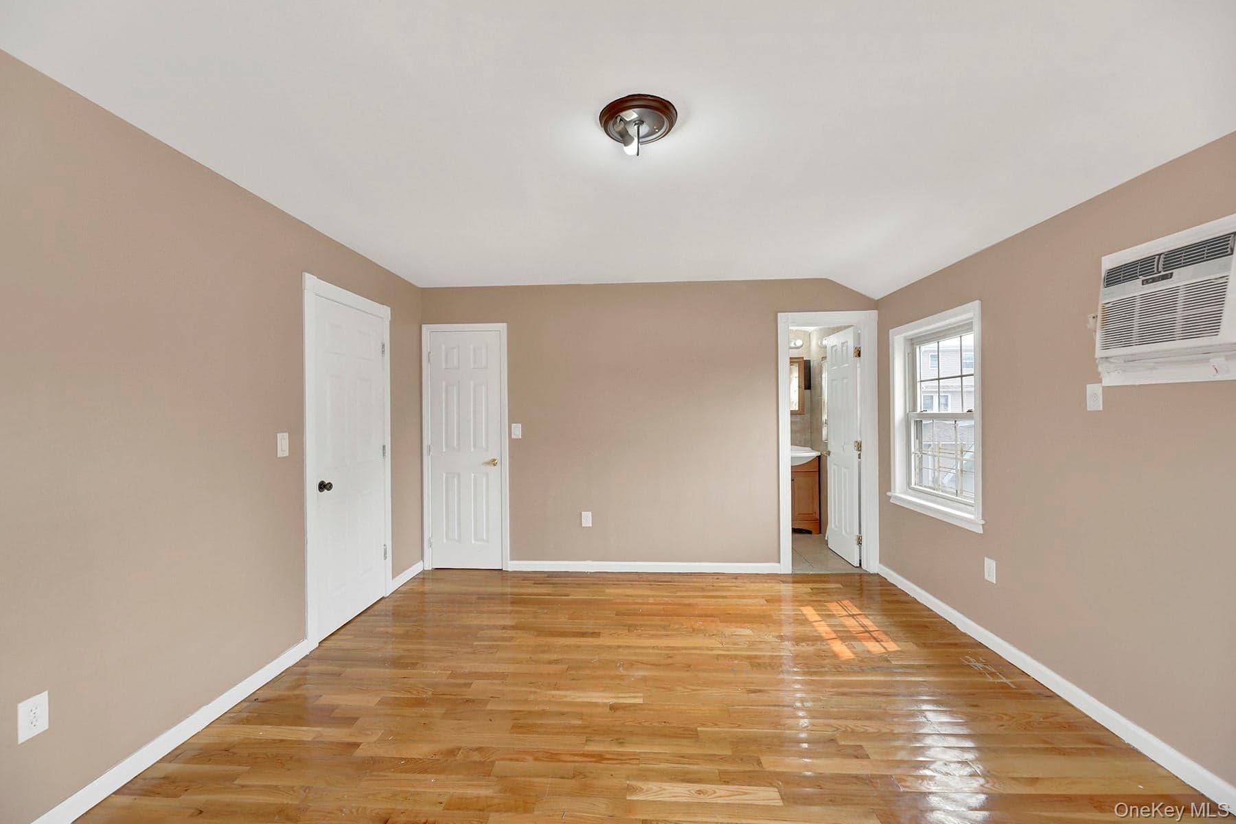 15714 Baisley Boulevard thumbnail 23