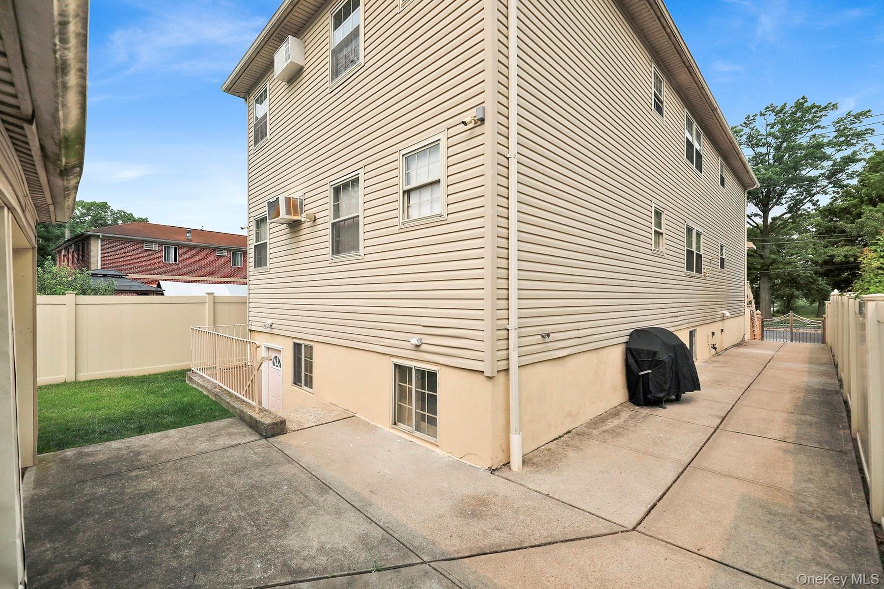 15714 Baisley Boulevard thumbnail 34