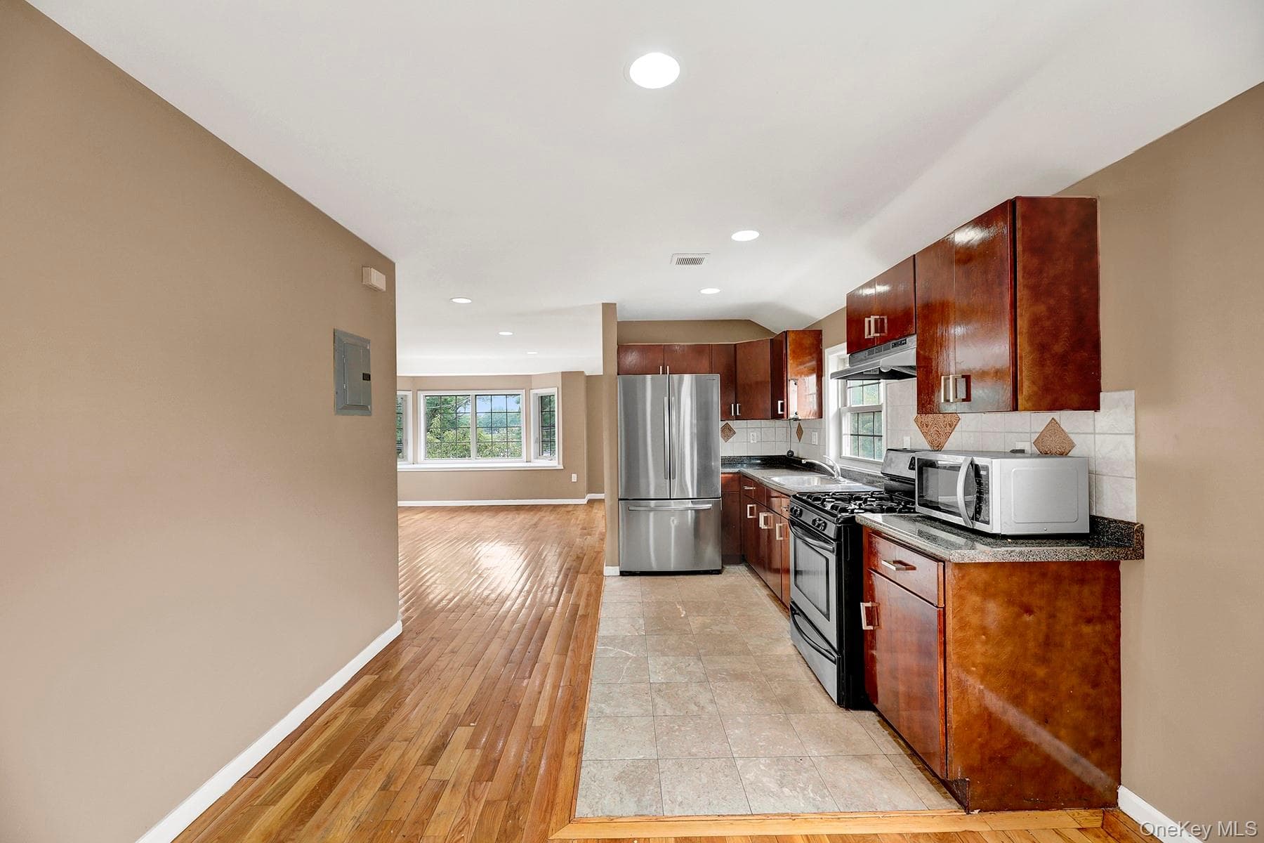 15714 Baisley Boulevard thumbnail 20