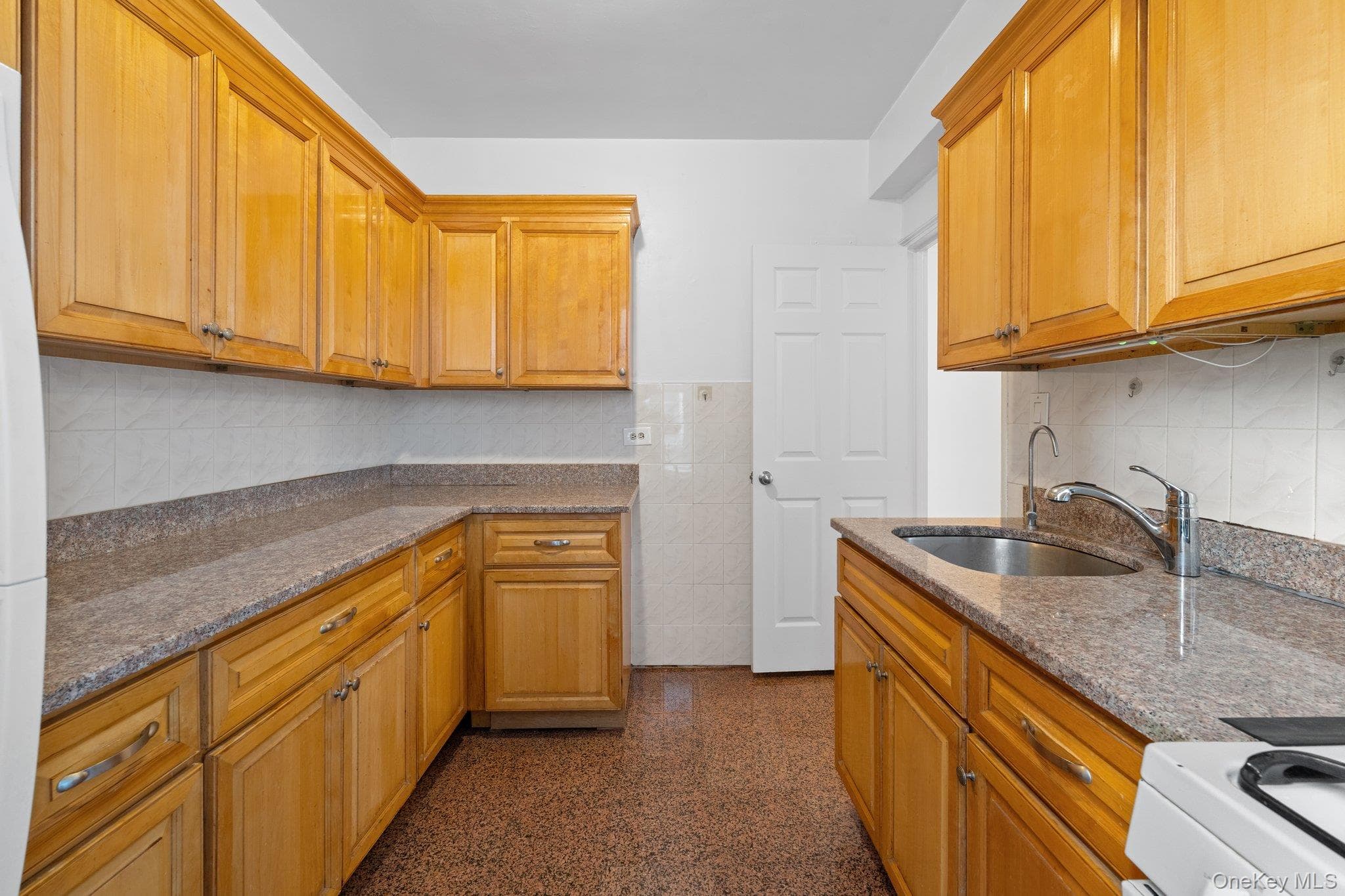 114-06 Queens Blvd Blvd Unit: D9 thumbnail 4