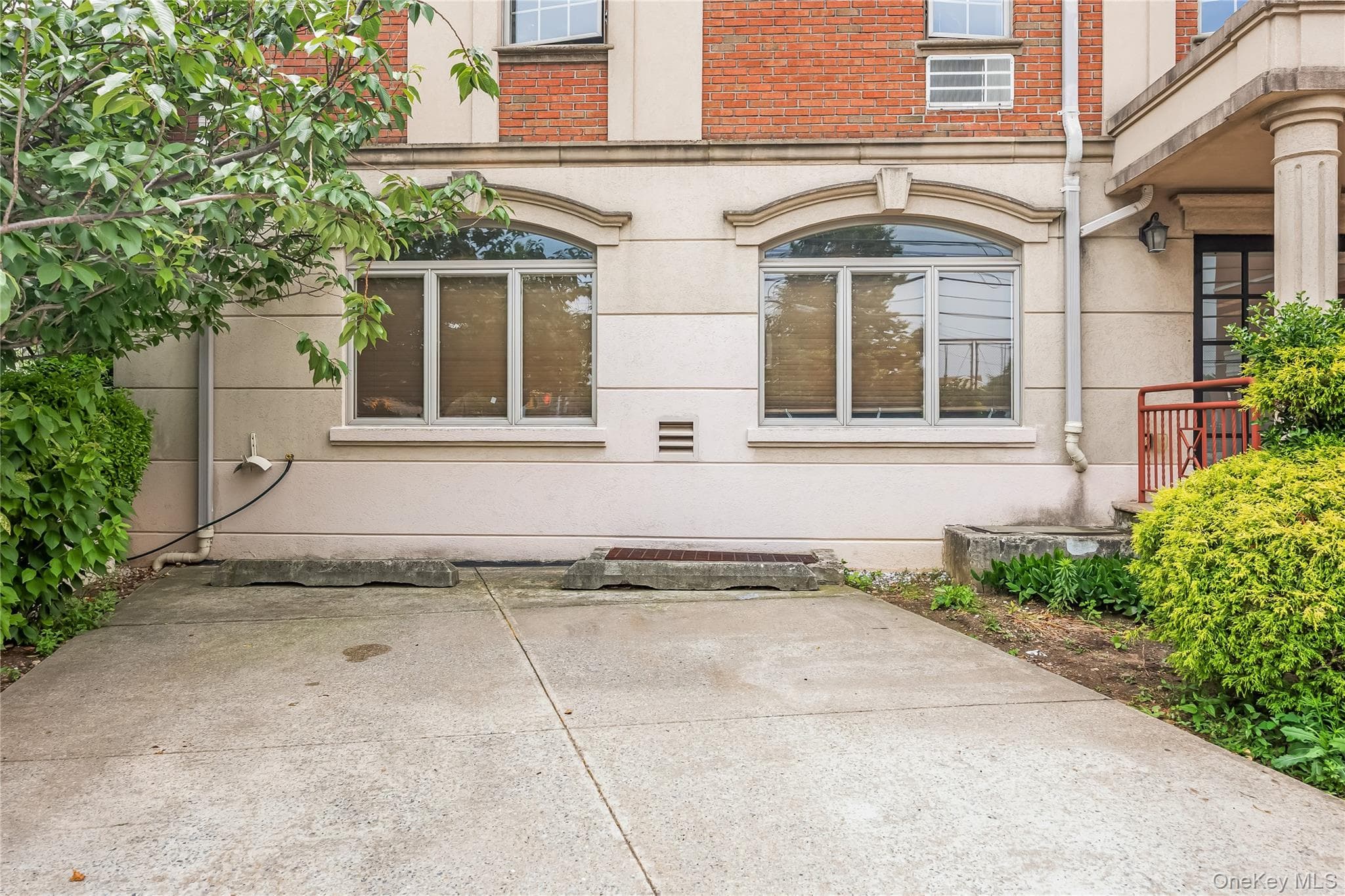 66-06 70th Street Unit: R5 thumbnail 4