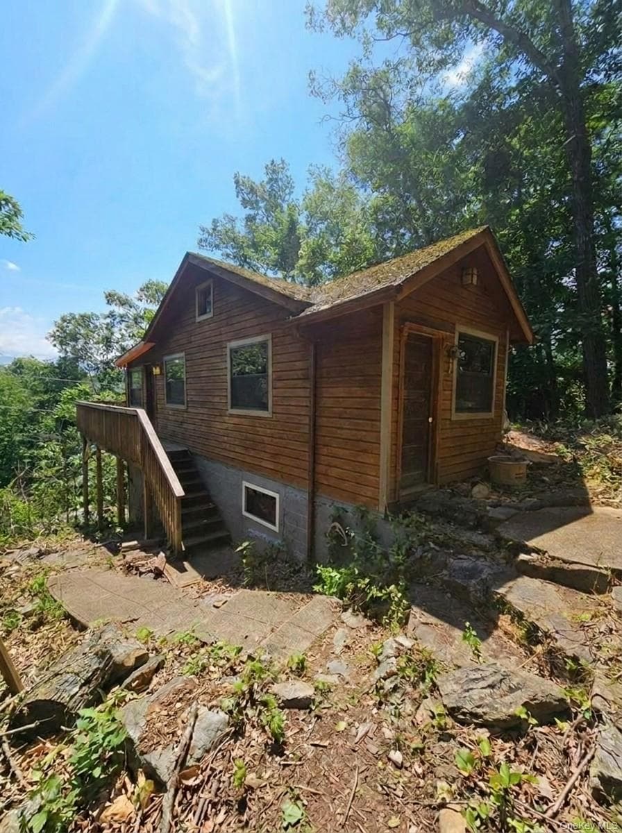 211 Brook Trail thumbnail 2