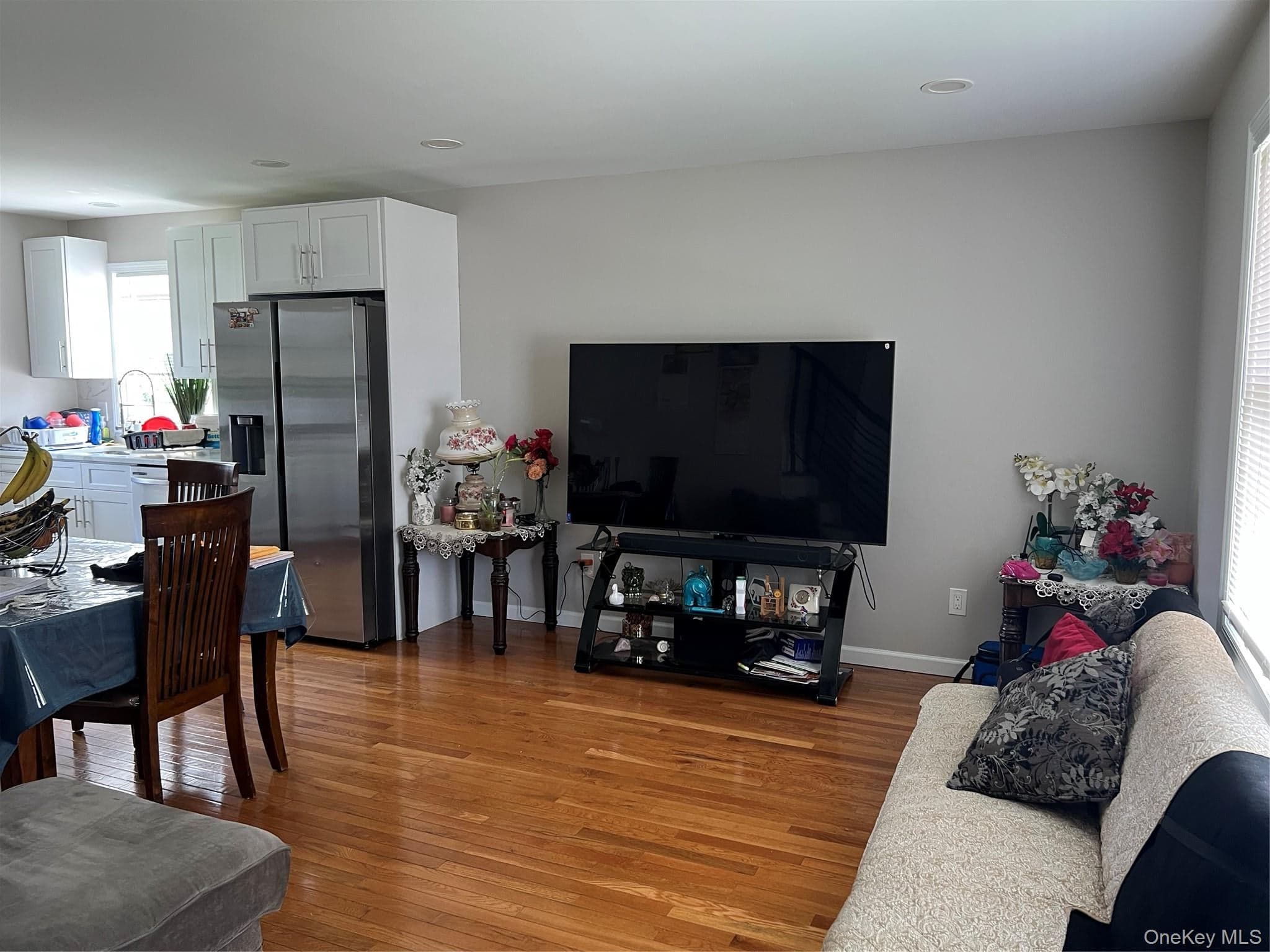 445 Albany Avenue thumbnail 3