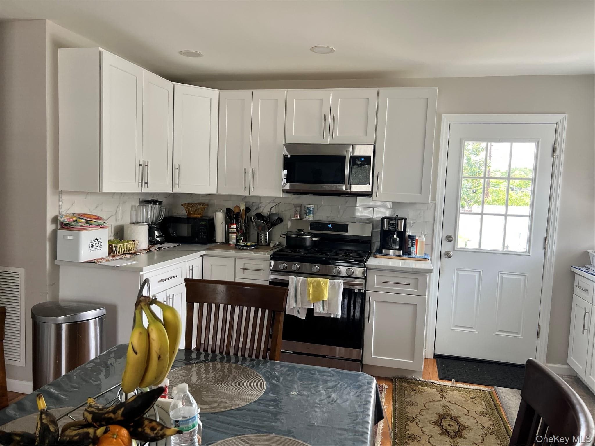 445 Albany Avenue thumbnail 2