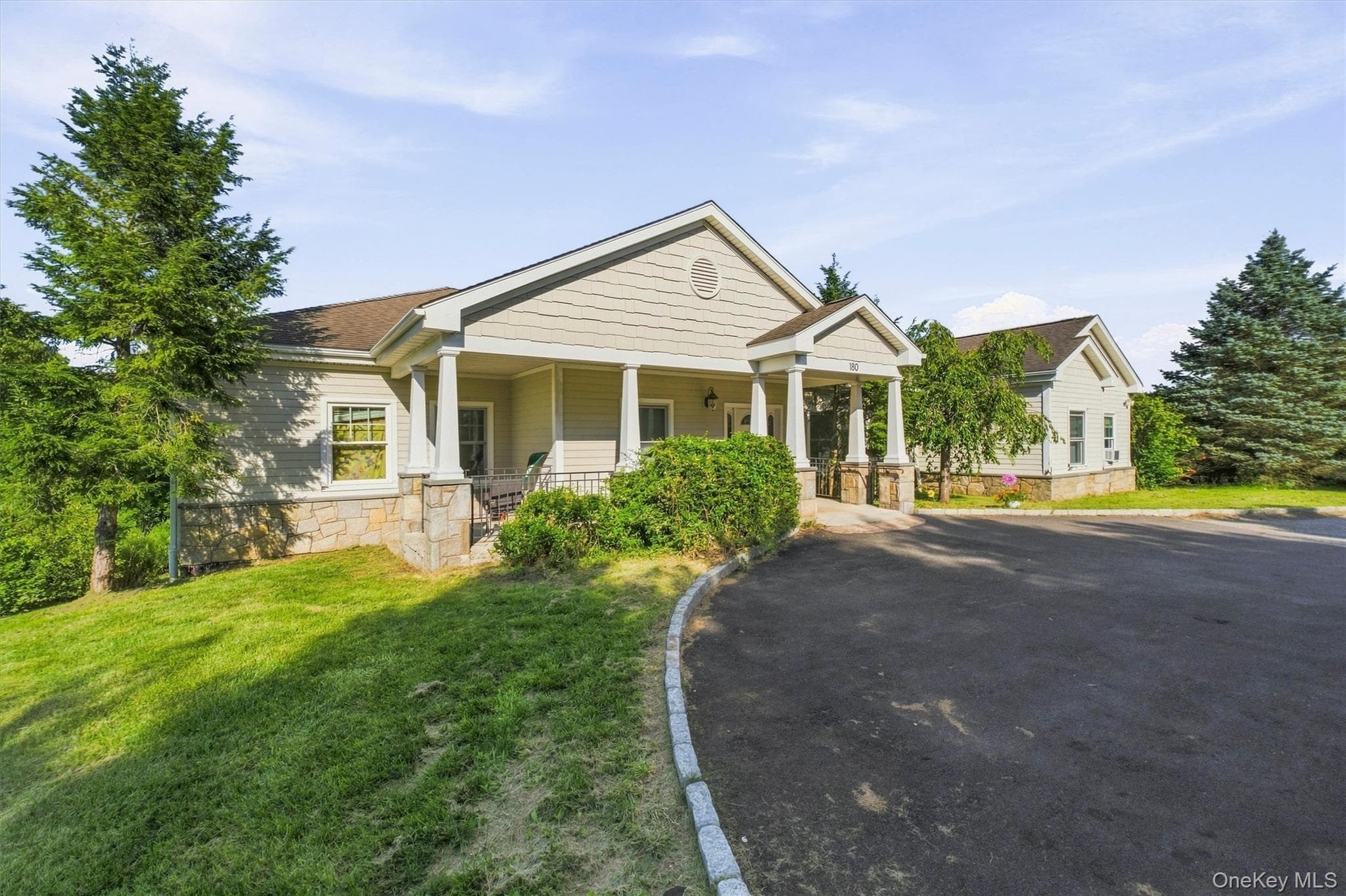 180 Simpson Road thumbnail 12