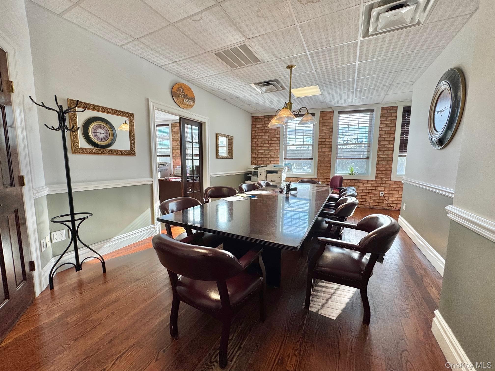 2600-2610 Pettit Avenue thumbnail 5