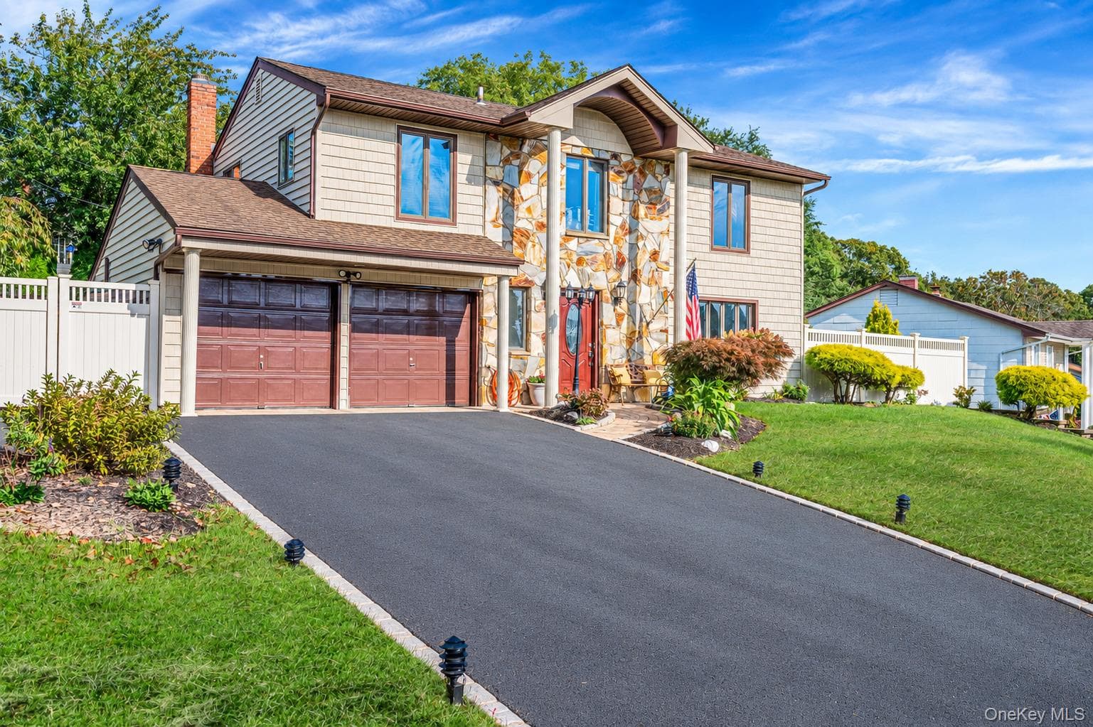 17 Hill Lane, Smithtown
