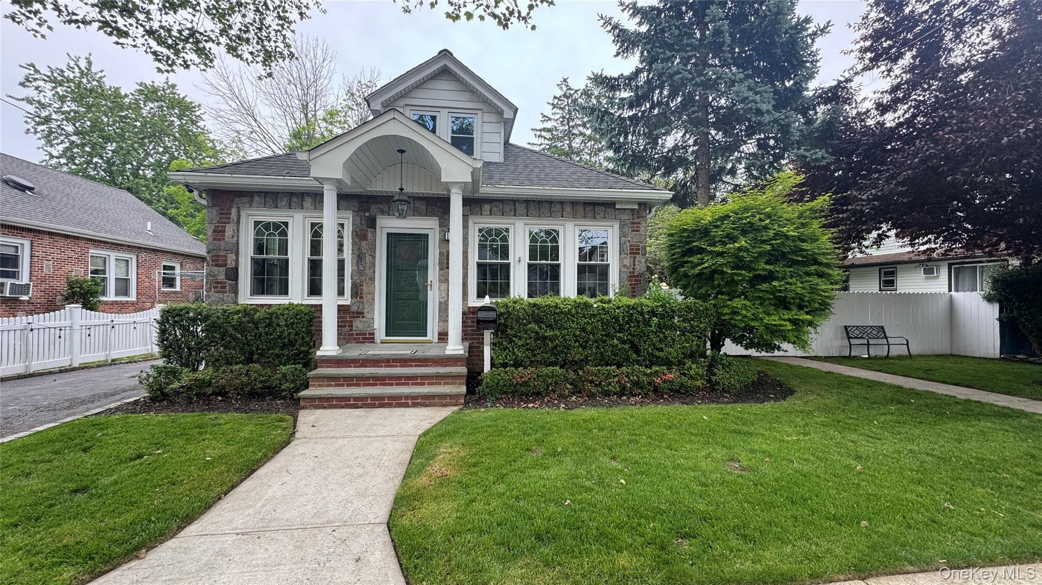 1905 Bryant Place photo 1