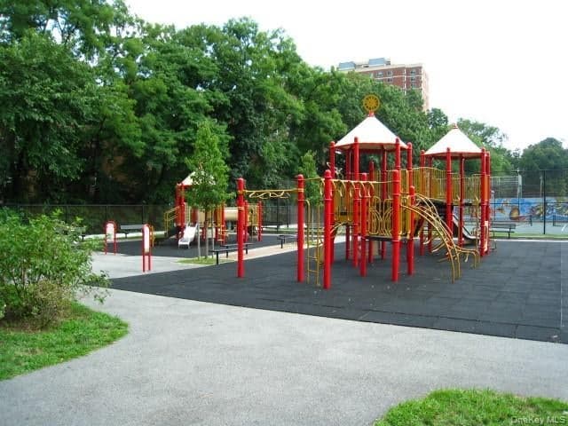 491 Riverdale Avenue Unit: 6D thumbnail 25
