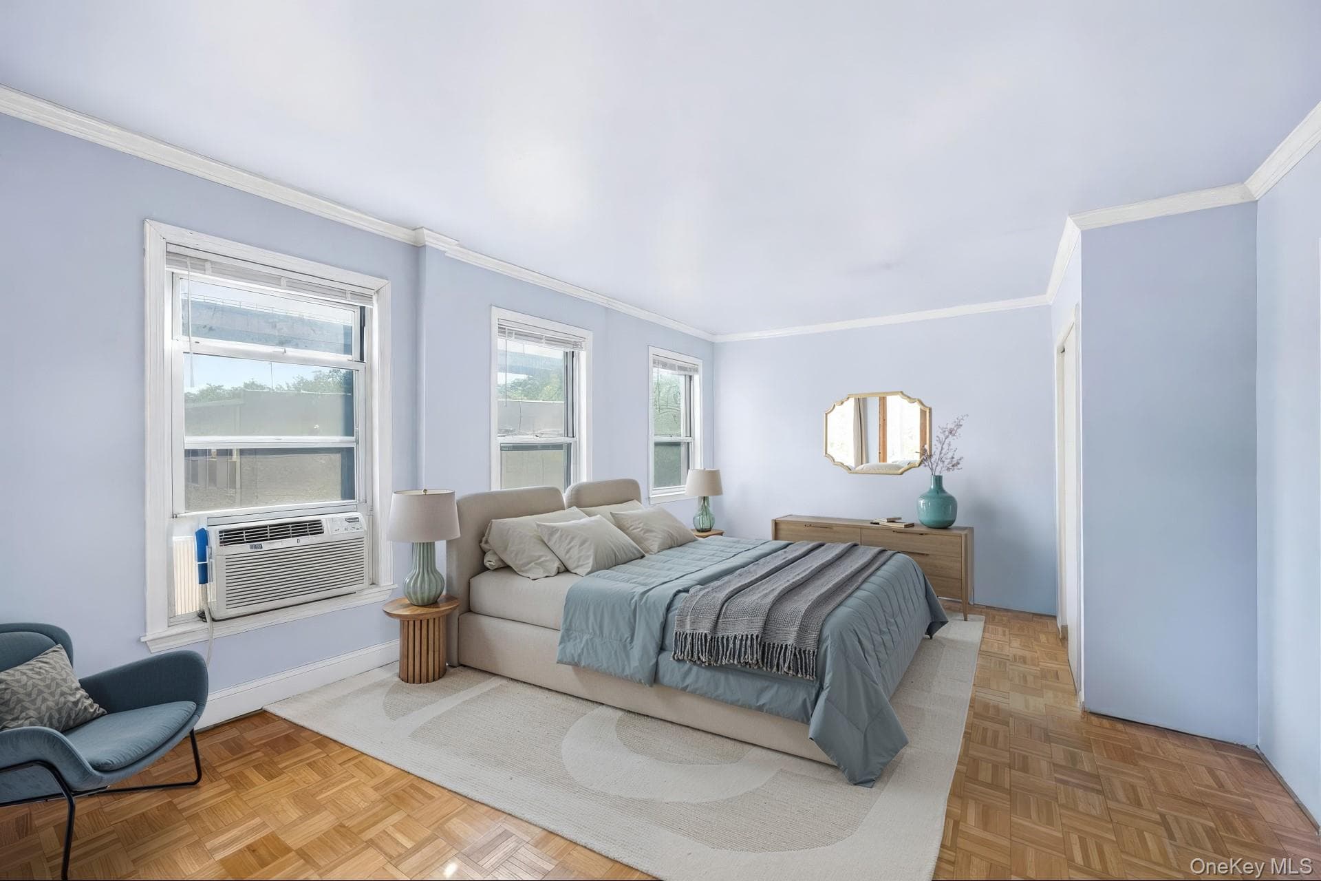 21-08 Ditmars Boulevard thumbnail 8
