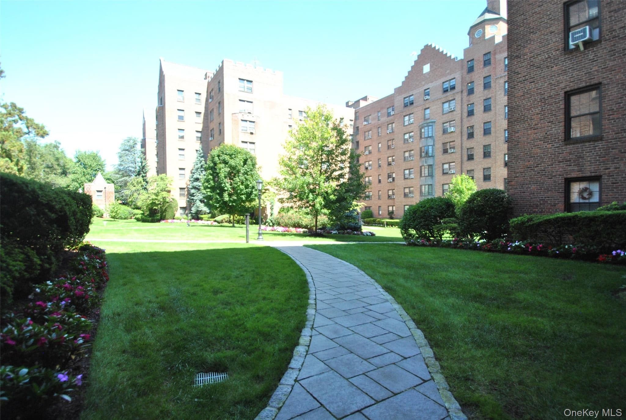 198 Garth Road Unit: 3C, Scarsdale